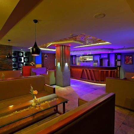 Sreevalsam Residency Kulanada Hotell Tāmarakulam Exteriör bild