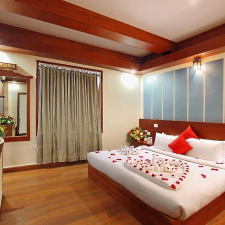 Sreevalsam Residency Kulanada Hotell Tāmarakulam Exteriör bild