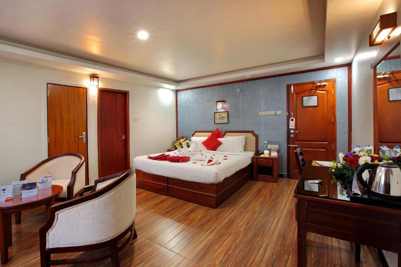 Sreevalsam Residency Kulanada Hotell Tāmarakulam Exteriör bild