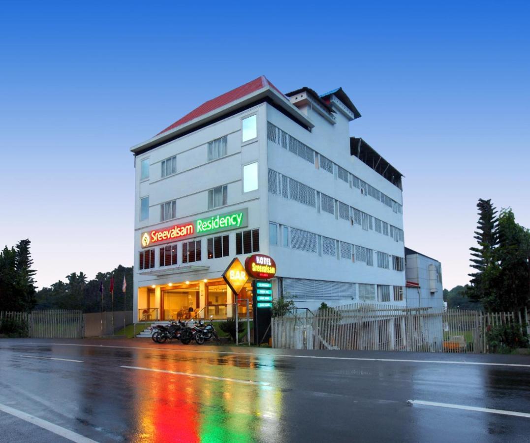 Sreevalsam Residency Kulanada Hotell Tāmarakulam Exteriör bild