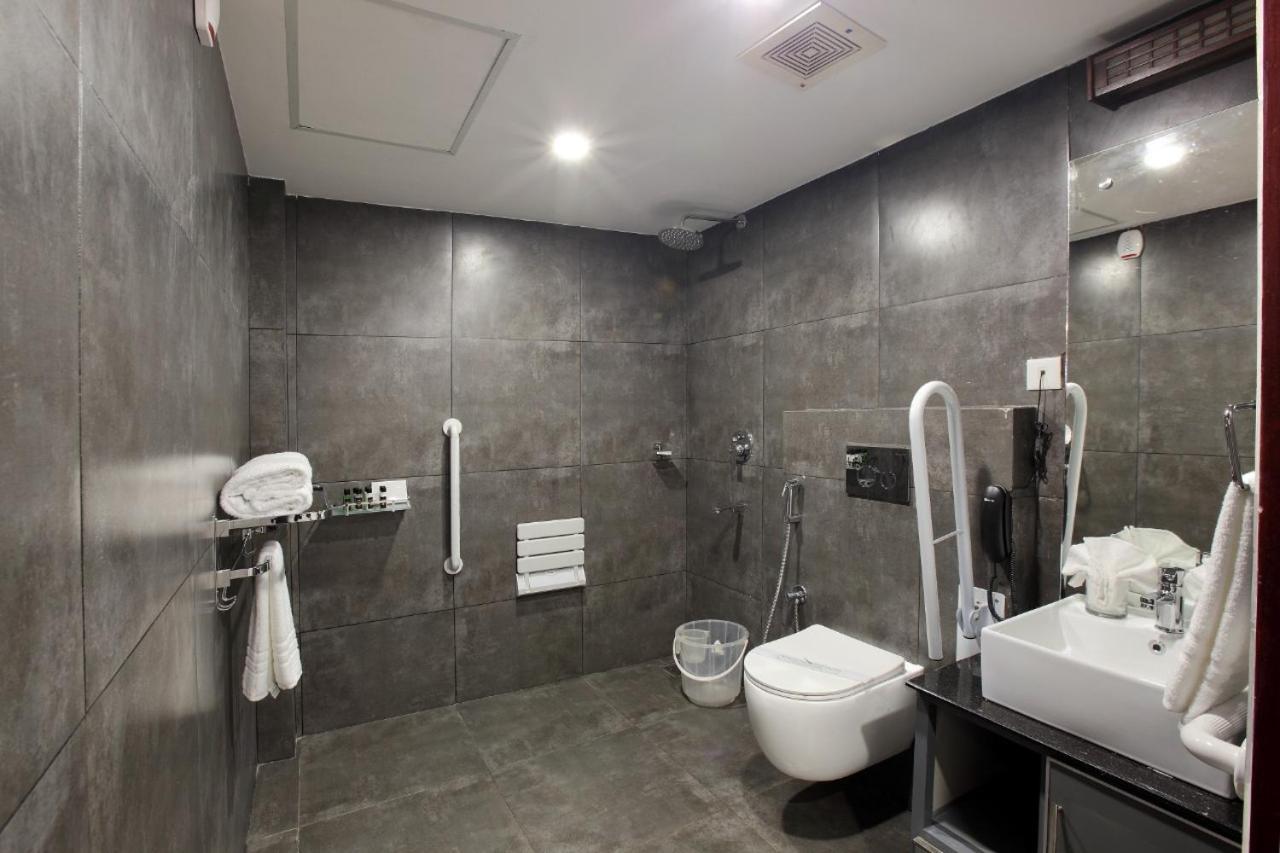 Sreevalsam Residency Kulanada Hotell Tāmarakulam Exteriör bild