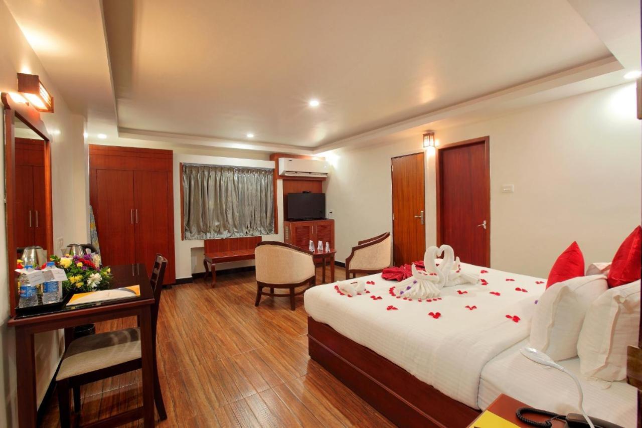 Sreevalsam Residency Kulanada Hotell Tāmarakulam Exteriör bild