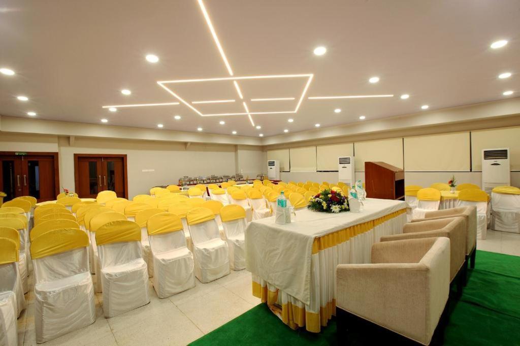 Sreevalsam Residency Kulanada Hotell Tāmarakulam Exteriör bild